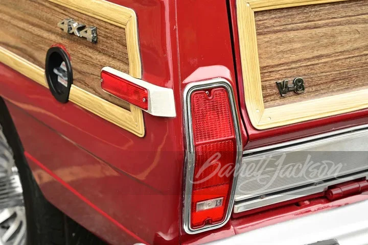 1987 Jeep SJ Grand Wagoneer - Image 13 of 17
