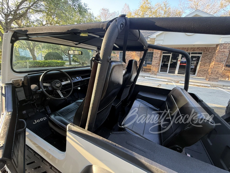 1987 Jeep YJ Wrangler - Image 15 of 31