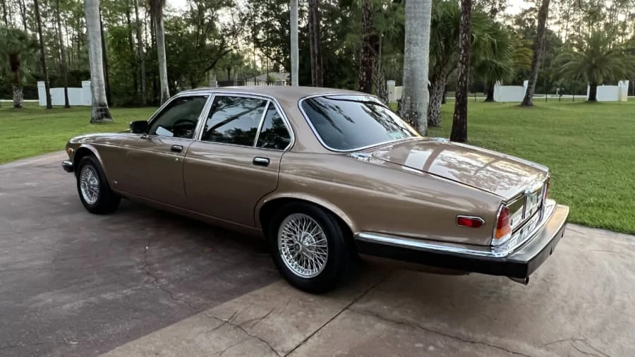 1987 Jaguar XJ Series 3 - Image 13 of 31