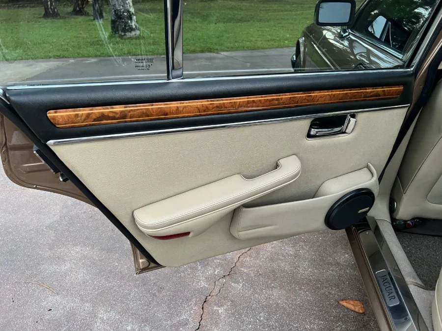 1987 Jaguar XJ Series 3 - Image 28 of 31