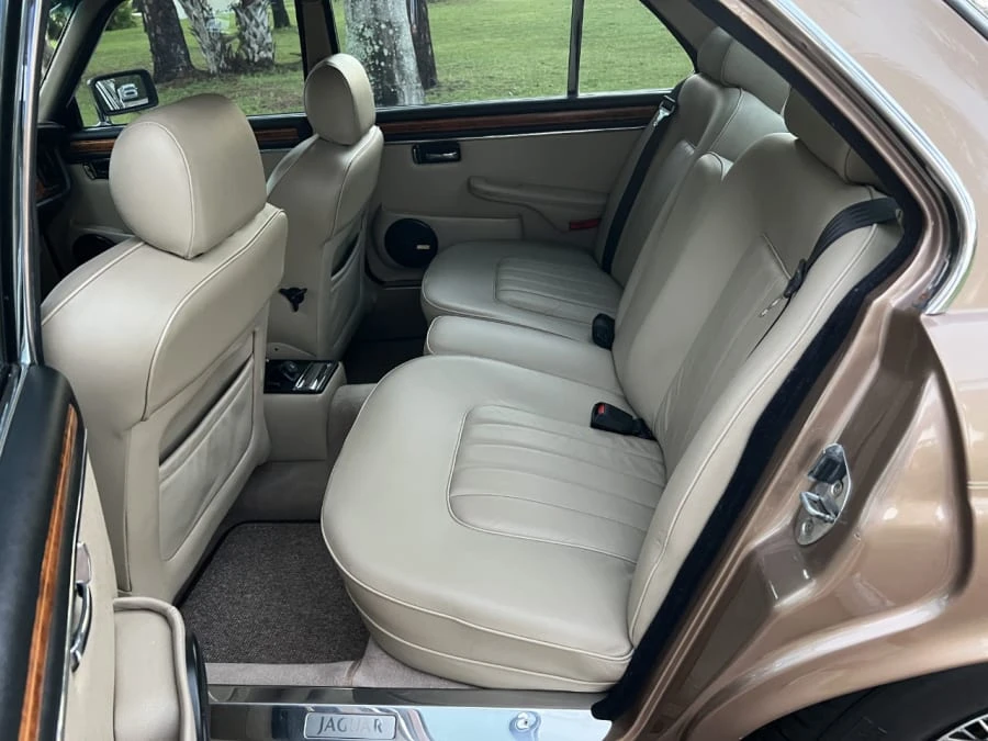 1987 Jaguar XJ Series 3 - Image 25 of 31