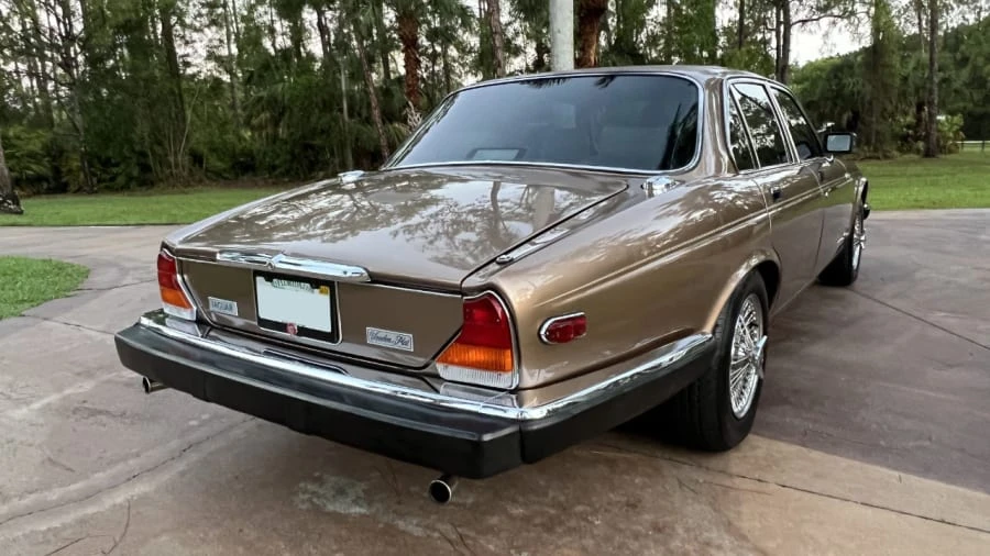 1987 Jaguar XJ Series 3 - Image 9 of 31