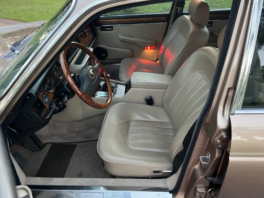 1987 Jaguar XJ Series 3 - Image 26 of 31