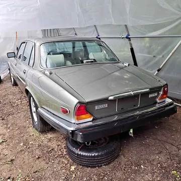 1987 Jaguar XJ Vanden Plas Sedan 4D