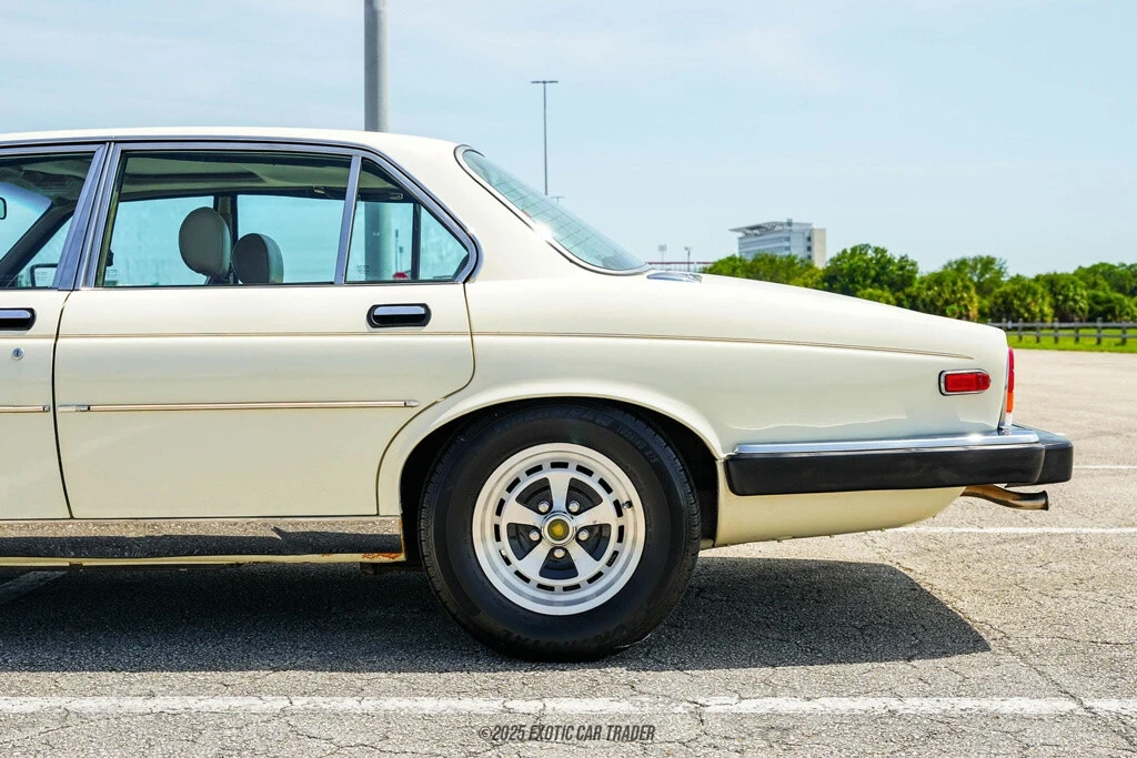 1987 Jaguar XJ40 XJ - Image 5 of 12