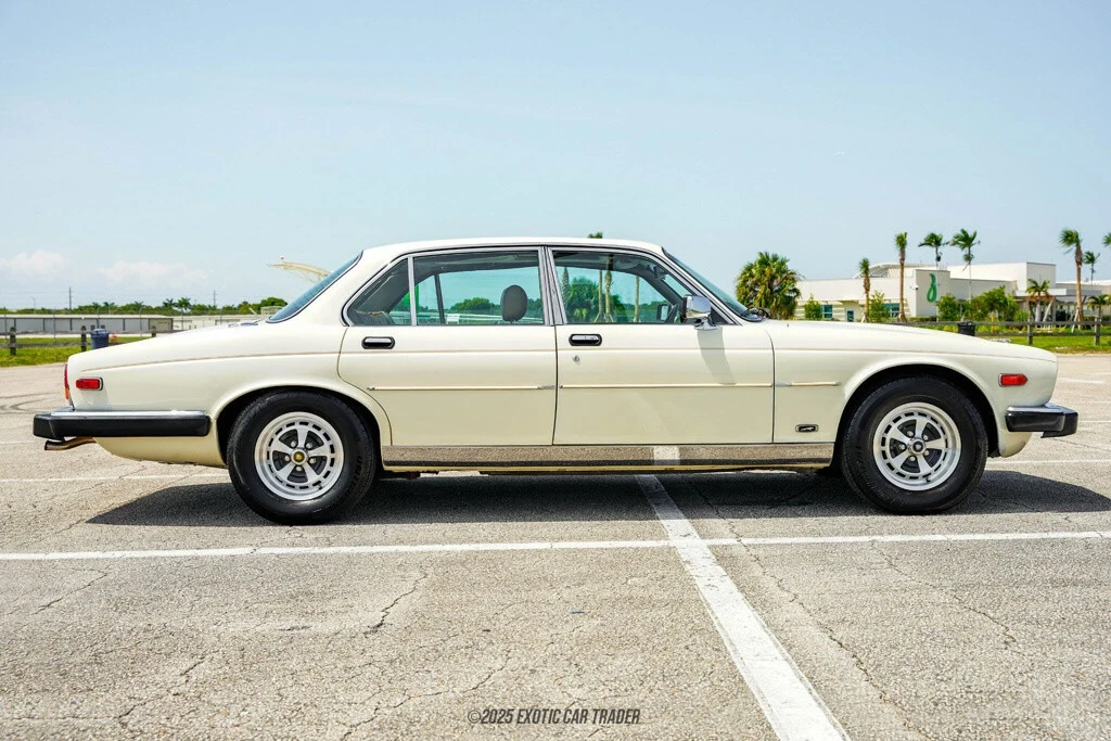 1987 Jaguar XJ40 XJ - Image 9 of 12