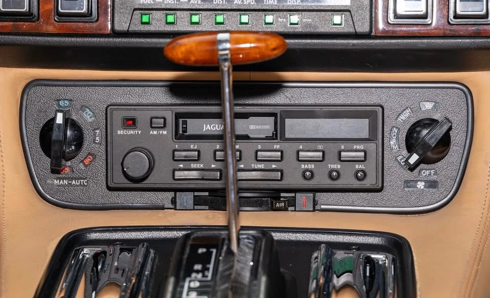 1987 Jaguar XJS Pre-Facelift V12 - Image 16 of 17