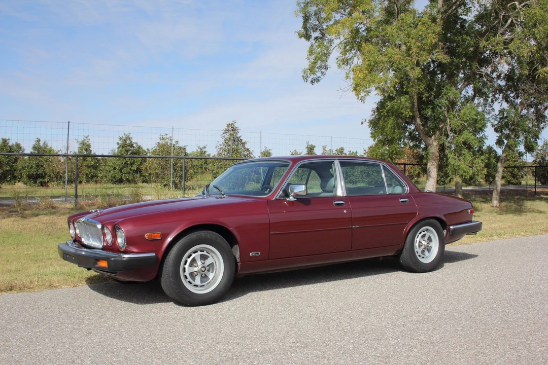 1987 Jaguar XJ Series 3 - Image 12 of 31