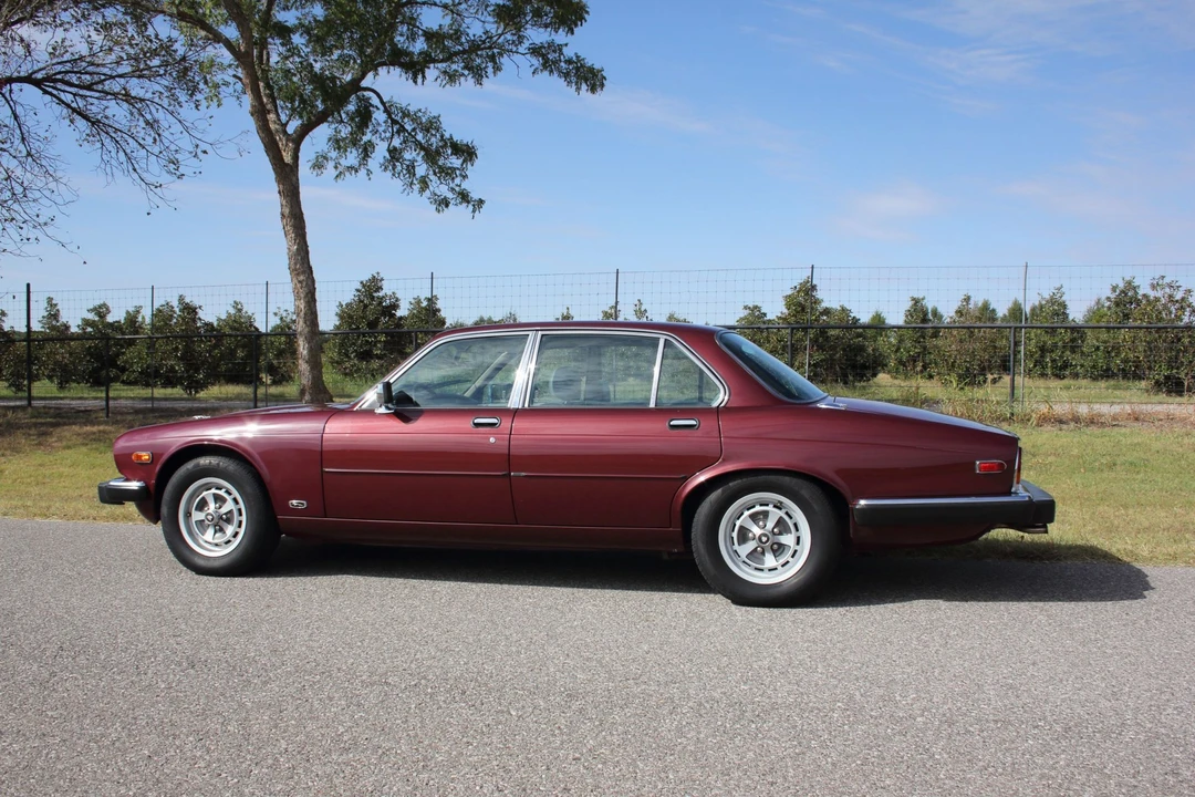 1987 Jaguar XJ Series 3 - Image 10 of 31