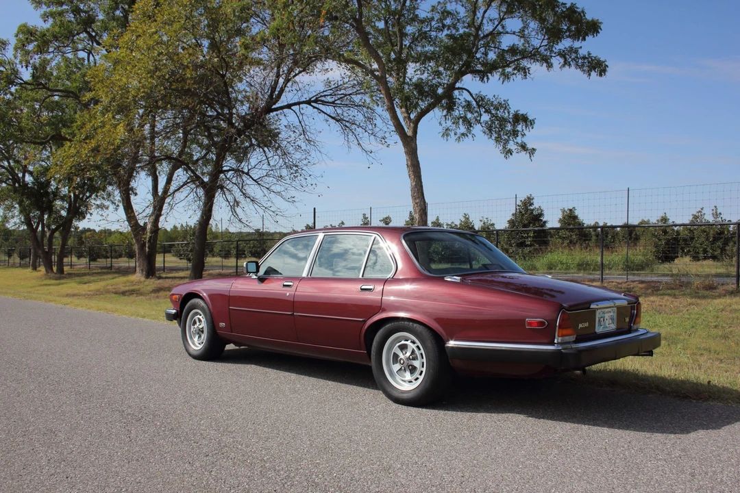 1987 Jaguar XJ Series 3 - Image 9 of 31