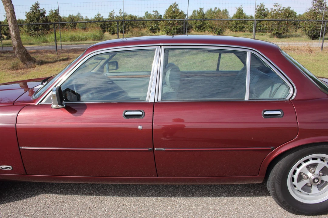 1987 Jaguar XJ Series 3 - Image 30 of 31