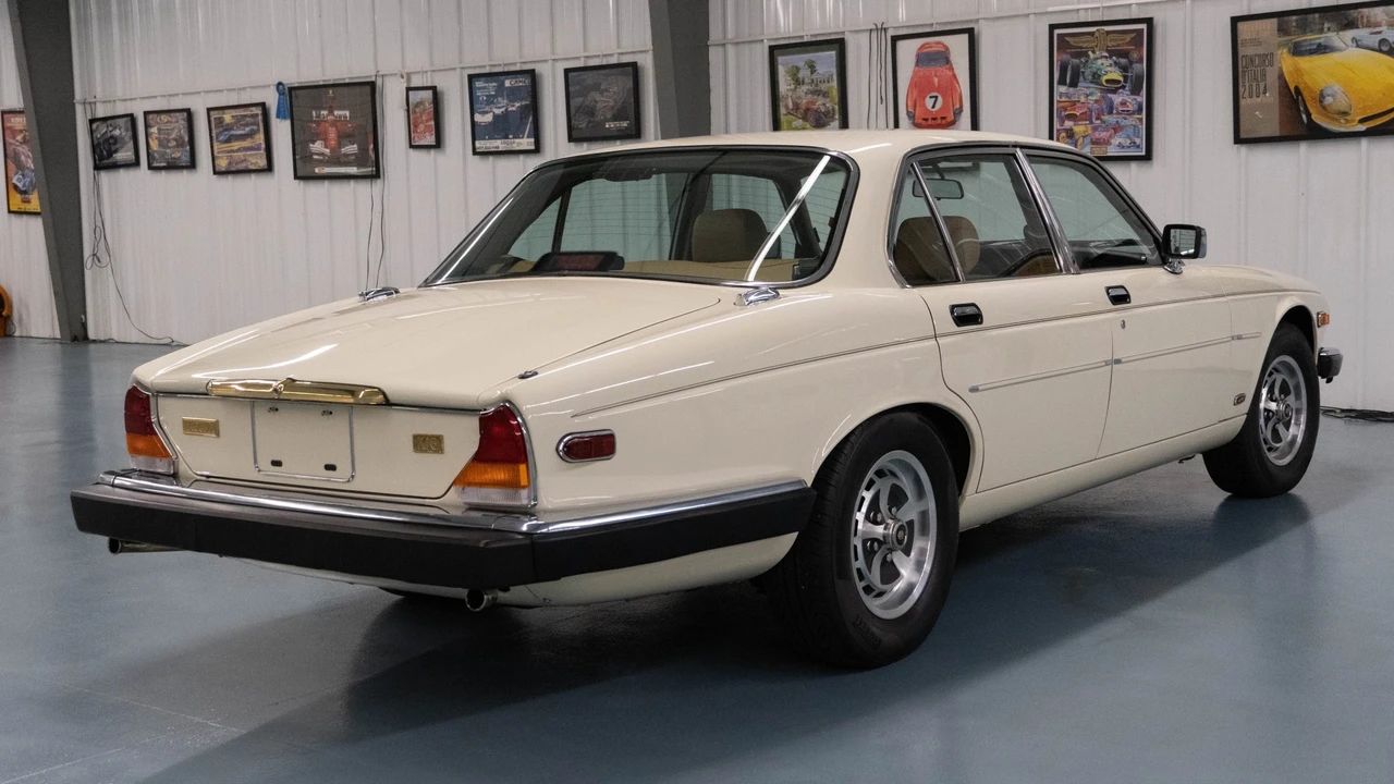 1987 Jaguar XJ Series 3 - Image 8 of 31