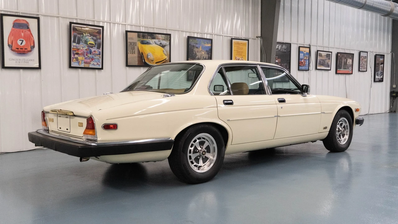 1987 Jaguar XJ Series 3 - Image 9 of 31