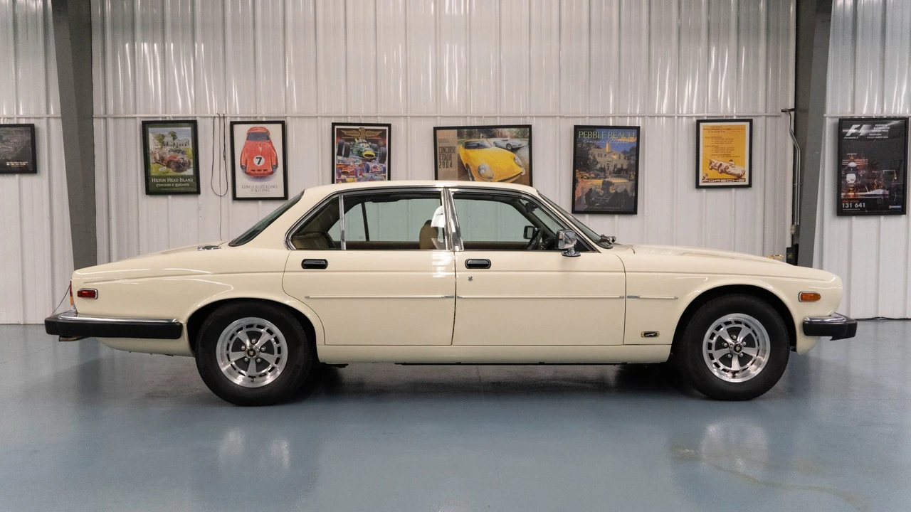 1987 Jaguar XJ Series 3 - Image 11 of 31