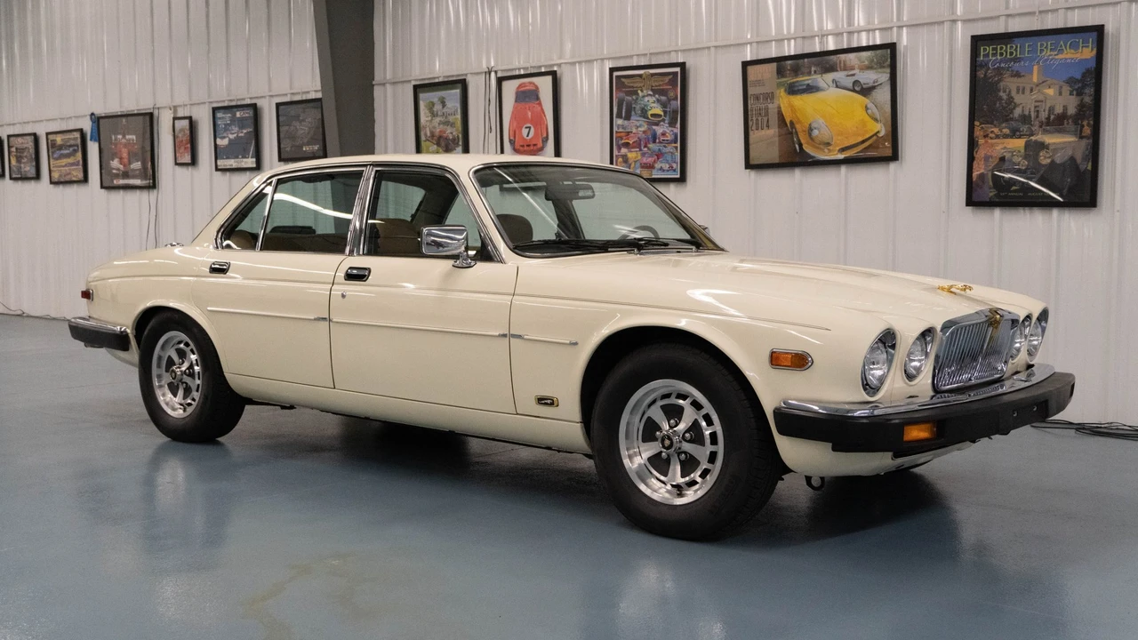 1987 Jaguar XJ Series 3 - Image 14 of 31