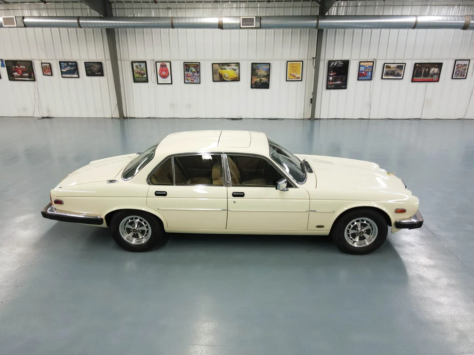 1987 Jaguar XJ Series 3 - Image 12 of 31