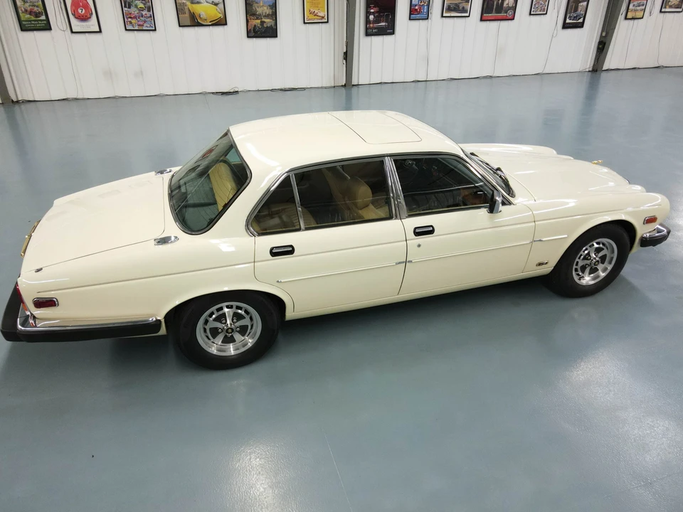 1987 Jaguar XJ Series 3 - Image 10 of 31