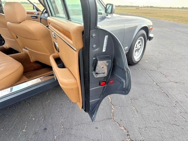 1987 Jaguar XJ40 XJ - Image 13 of 21