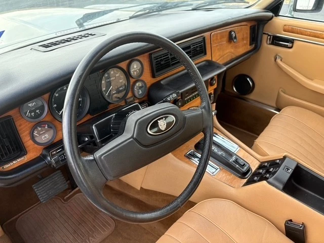 1987 Jaguar XJ40 XJ - Image 5 of 21