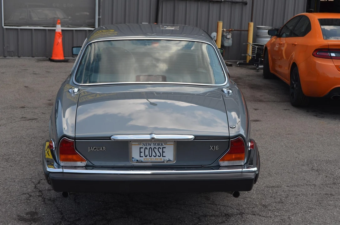 1987 Jaguar XJ Series 3 - Image 12 of 31