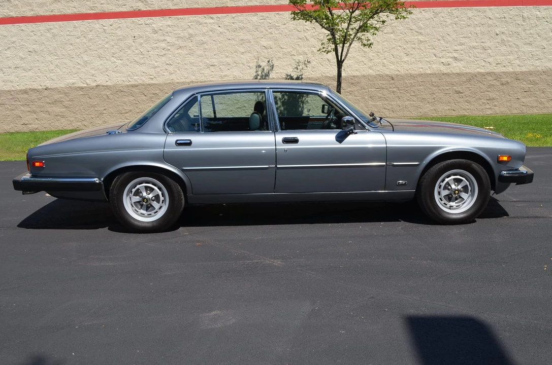1987 Jaguar XJ Series 3 - Image 8 of 31