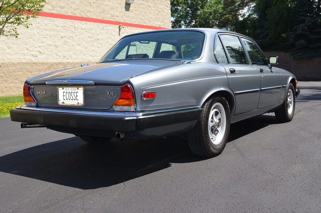 1987 Jaguar XJ Series 3 - Image 10 of 31
