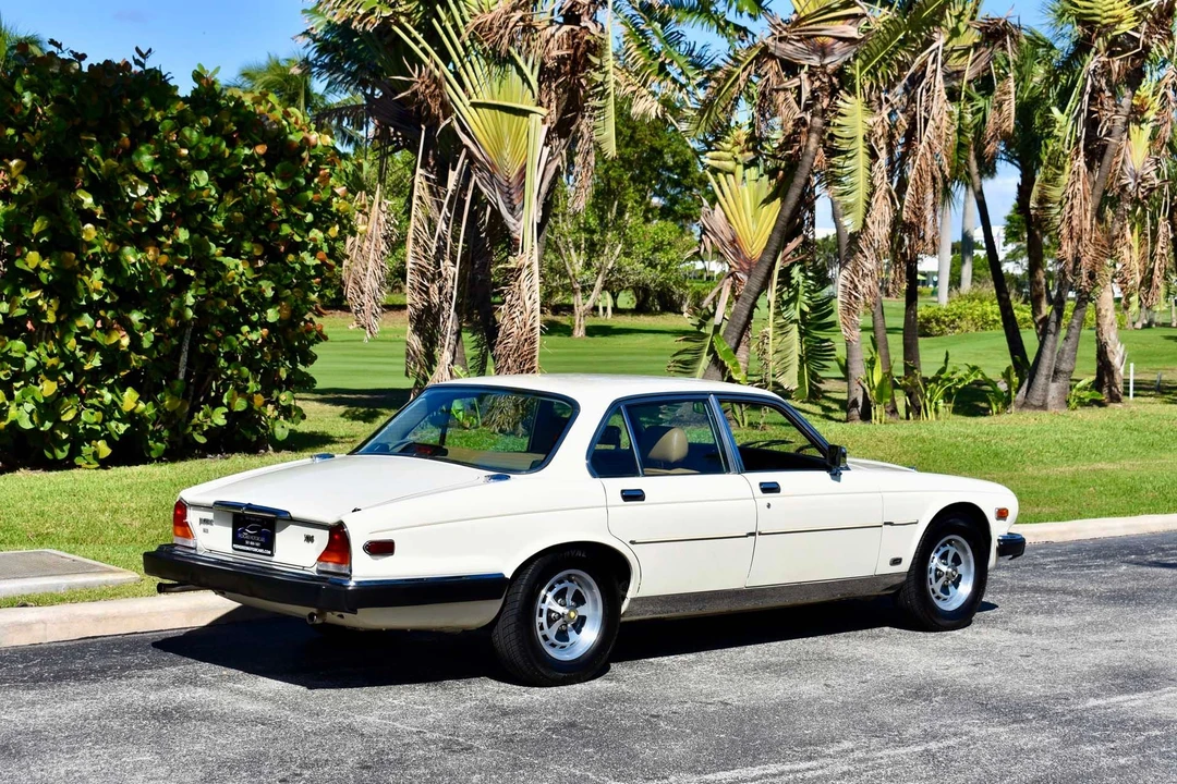 1987 Jaguar XJ Series 3 - Image 17 of 31