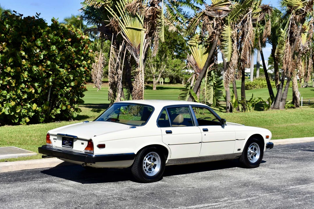 1987 Jaguar XJ Series 3 - Image 11 of 31