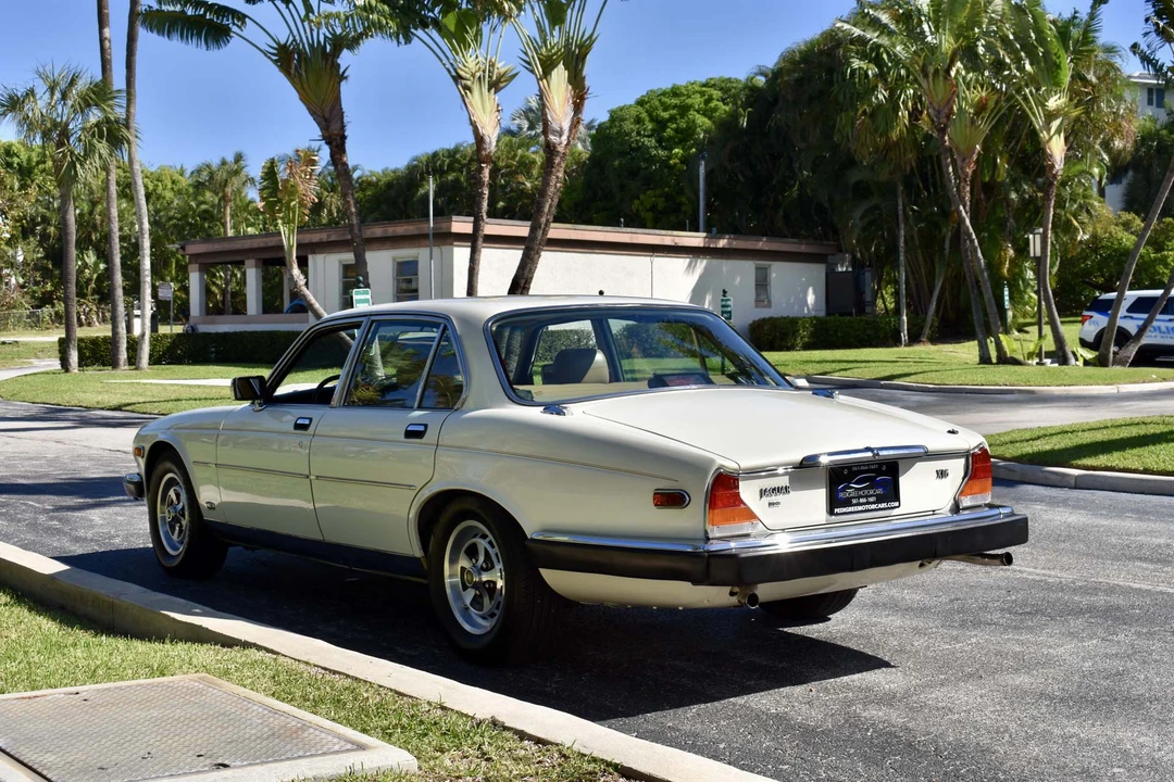 1987 Jaguar XJ Series 3 - Image 15 of 31