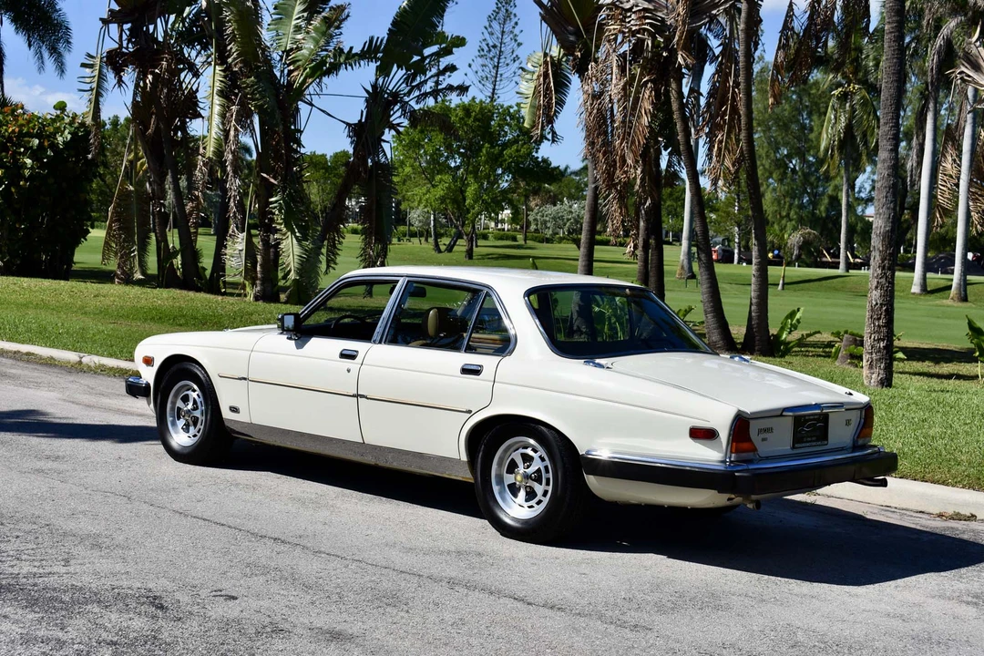 1987 Jaguar XJ Series 3 - Image 16 of 31