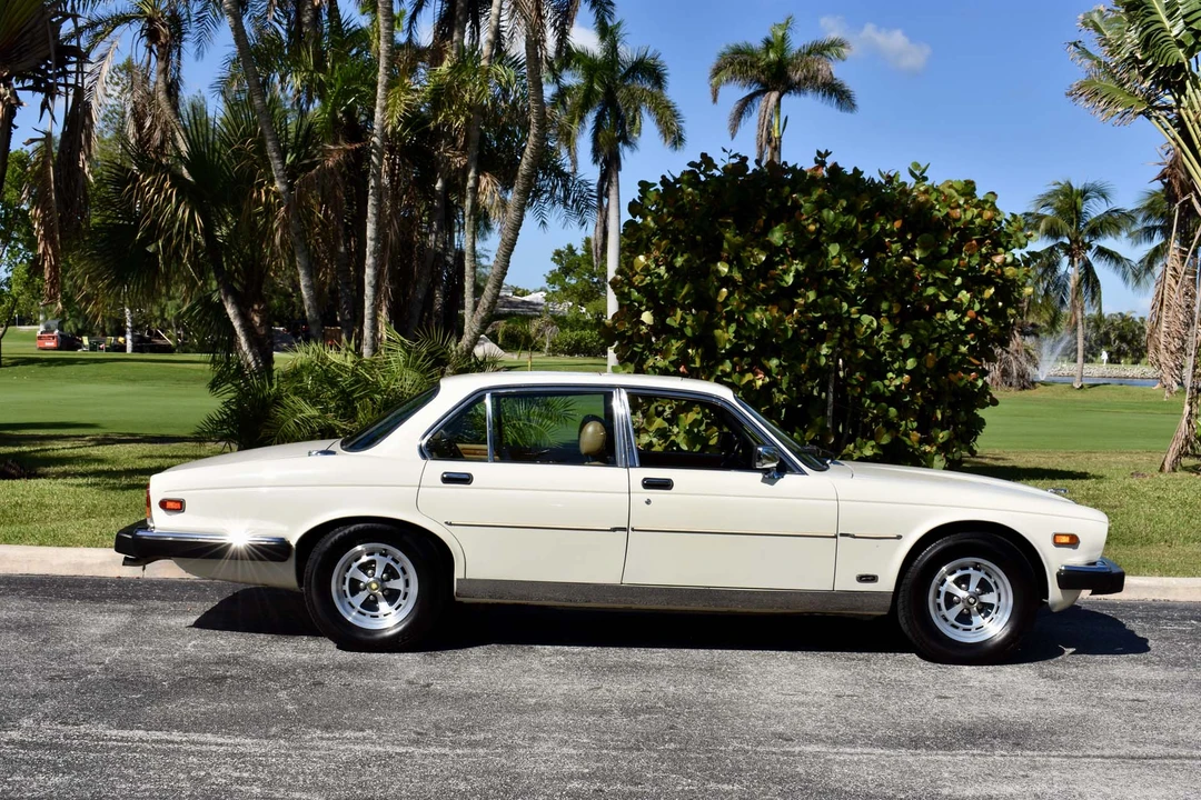 1987 Jaguar XJ Series 3 - Image 18 of 31