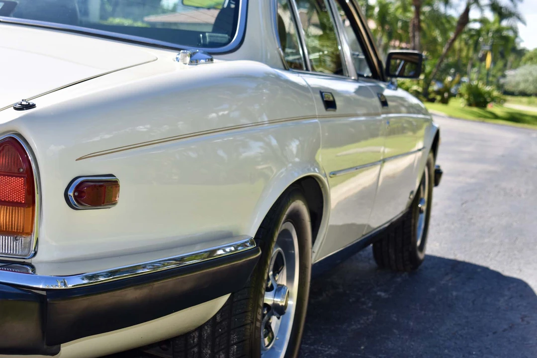 1987 Jaguar XJ Series 3 - Image 28 of 31
