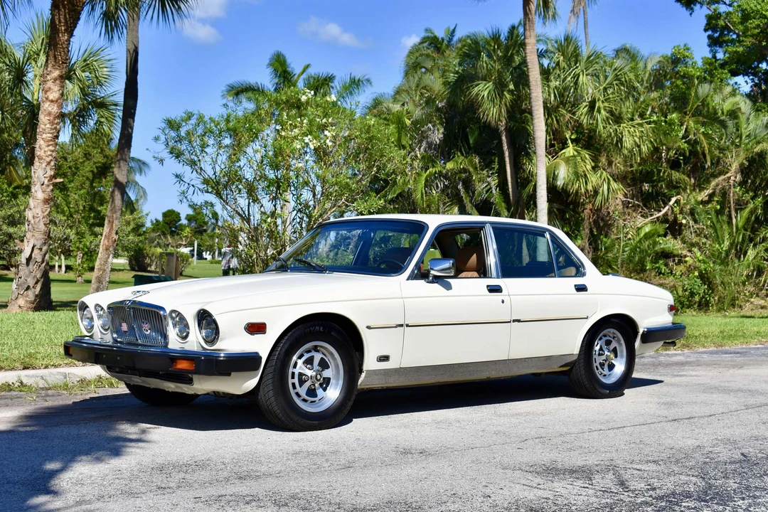 1987 Jaguar XJ Series 3 - Image 10 of 31