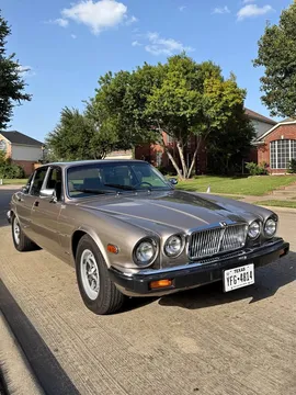 1987 Jaguar XJ6 Vanden Plas