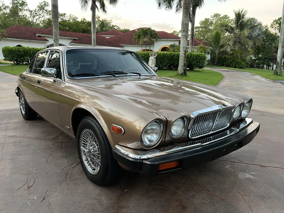1987 Jaguar XJ Series 3 - Image 12 of 31