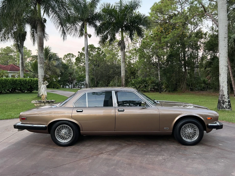 1987 Jaguar XJ Series 3 - Image 10 of 31