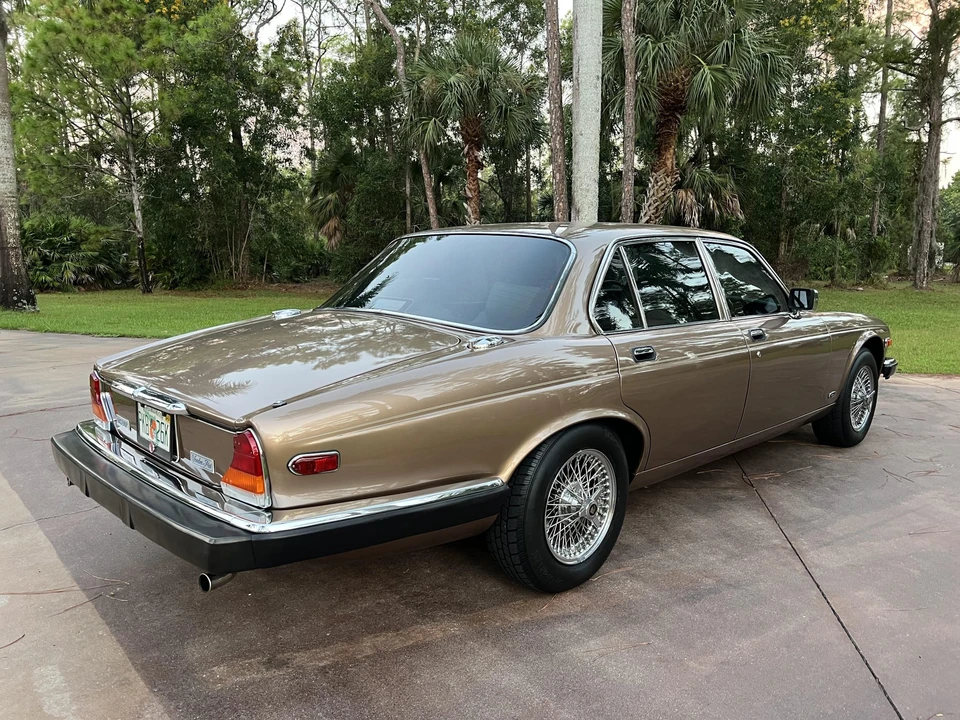1987 Jaguar XJ Series 3 - Image 9 of 31