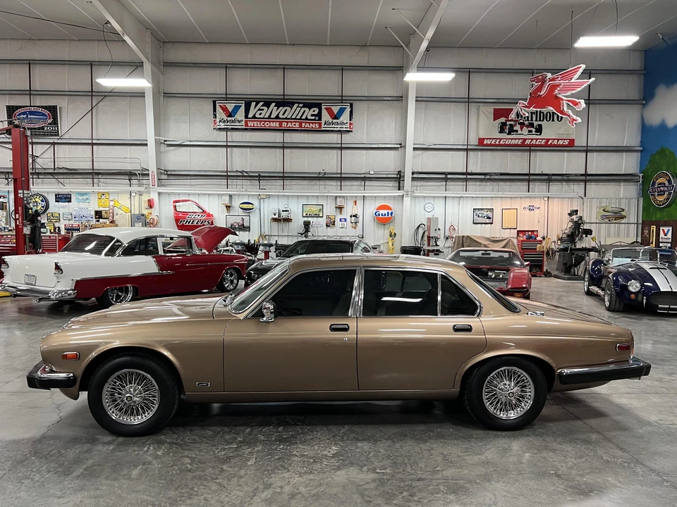 1987 Jaguar XJ Series 3 - Image 16 of 31