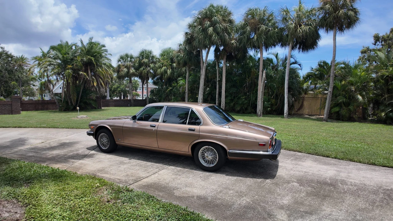 1987 Jaguar XJ Series 3 - Image 11 of 31