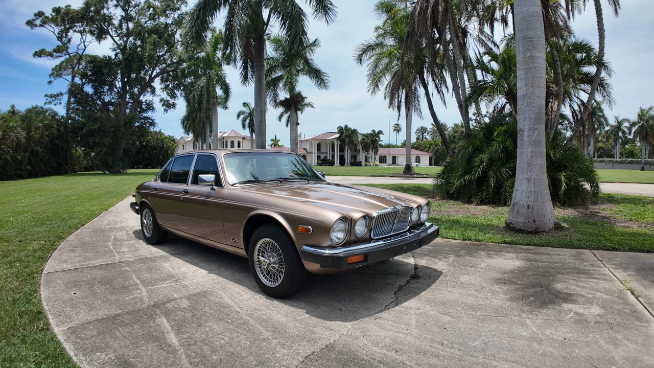 1987 Jaguar XJ Series 3 - Image 2 of 31