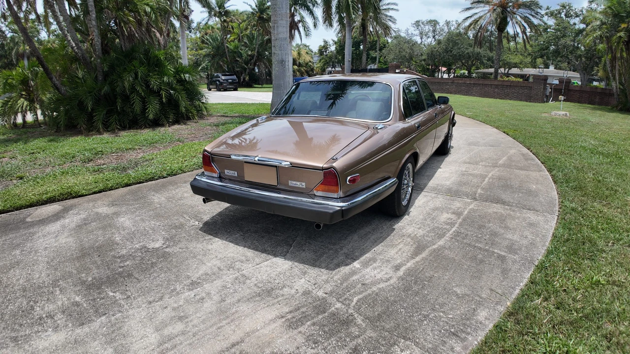 1987 Jaguar XJ Series 3 - Image 18 of 31
