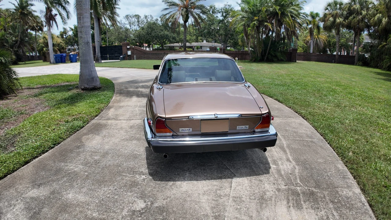 1987 Jaguar XJ Series 3 - Image 17 of 31