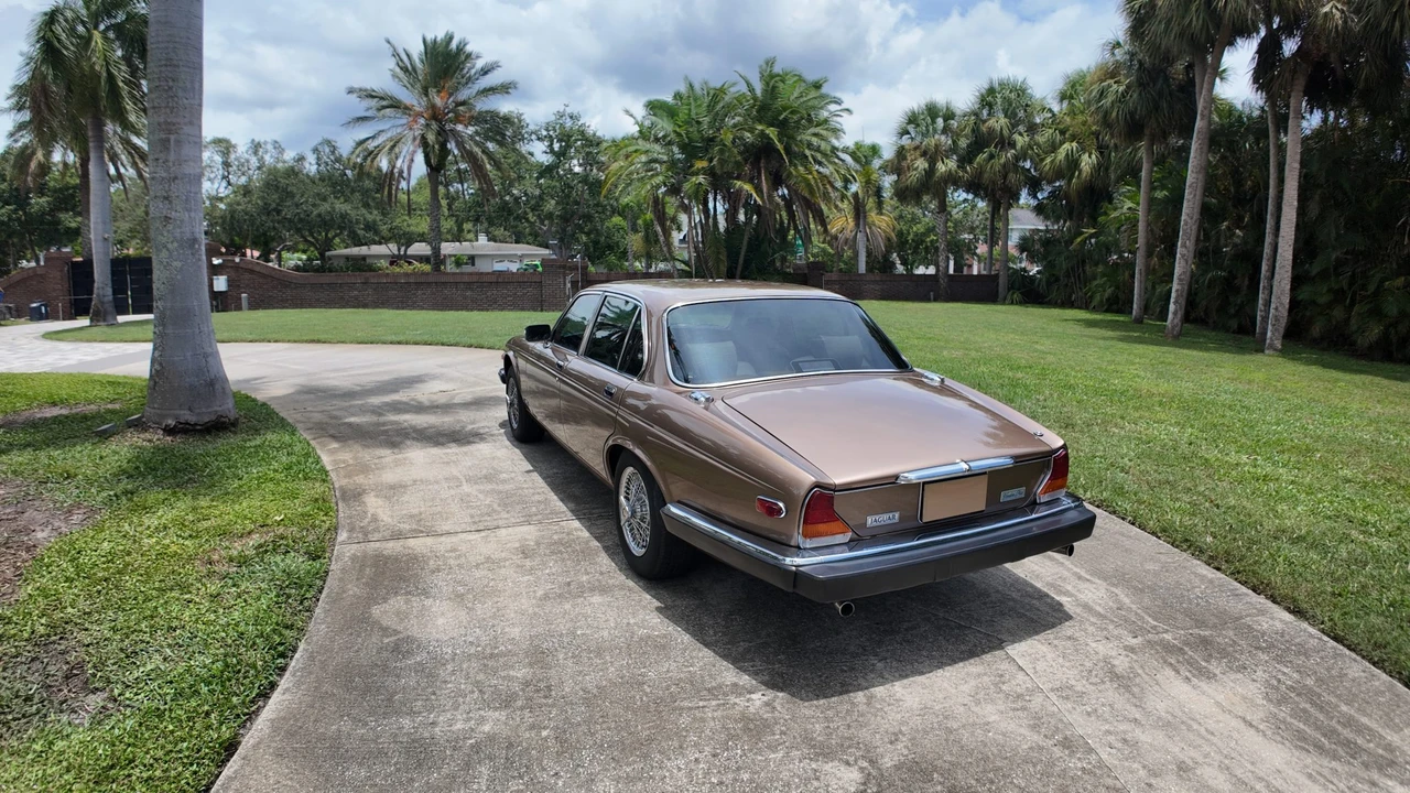 1987 Jaguar XJ Series 3 - Image 16 of 31