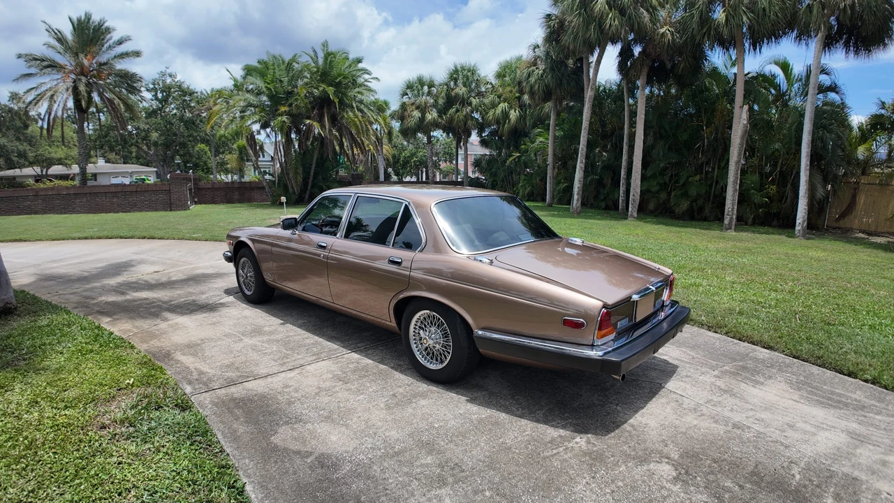 1987 Jaguar XJ Series 3 - Image 13 of 31