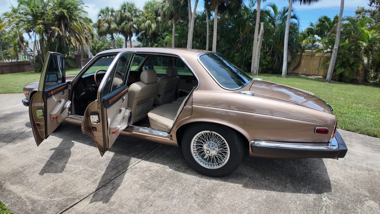 1987 Jaguar XJ Series 3 - Image 26 of 31