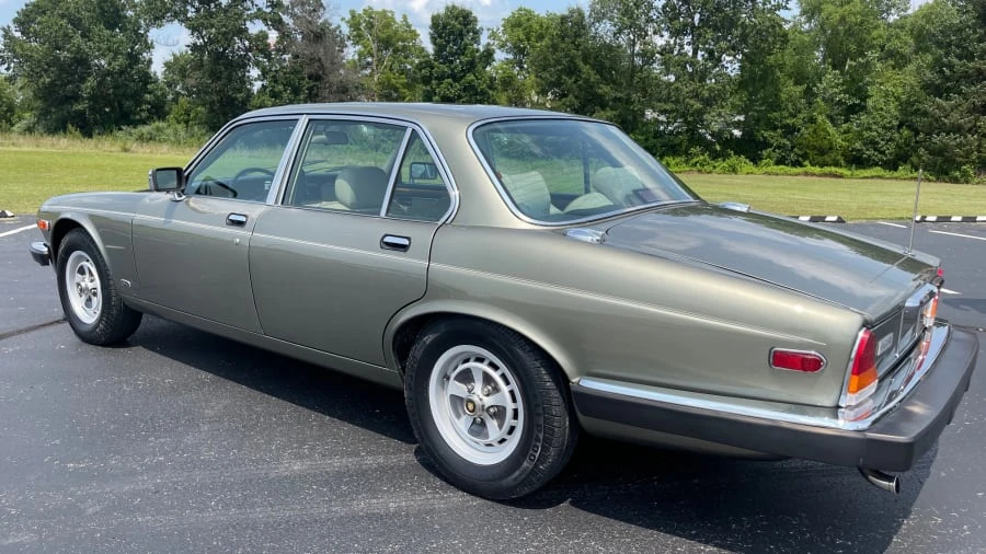 1987 Jaguar XJ Series 3 - Image 2 of 7