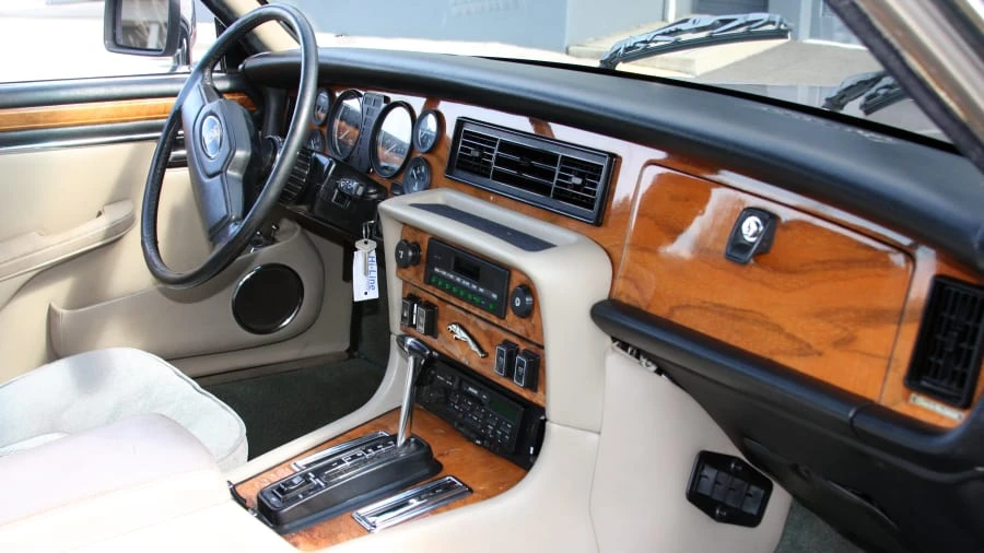 1987 Jaguar XJ Series 3 - Image 2 of 10