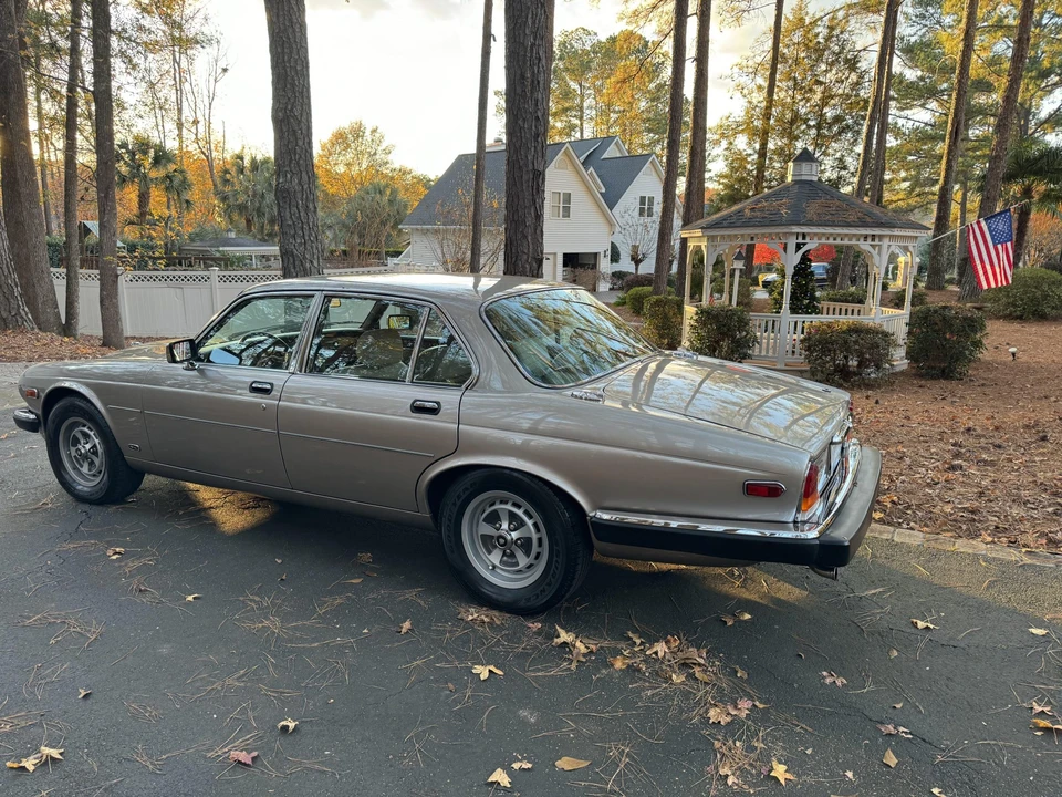 1987 Jaguar XJ Series 3 - Image 18 of 31