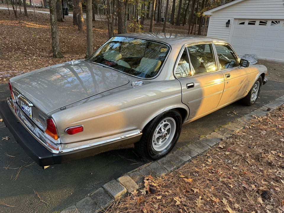 1987 Jaguar XJ Series 3 - Image 11 of 31