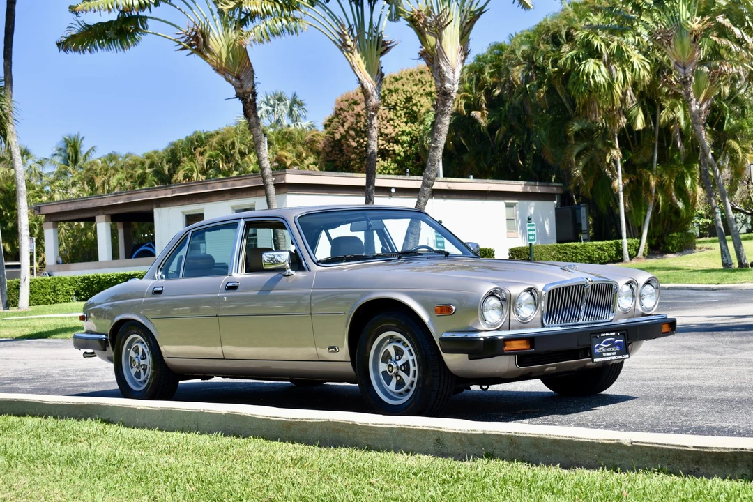 1987 Jaguar XJ Series 3 - Image 16 of 31